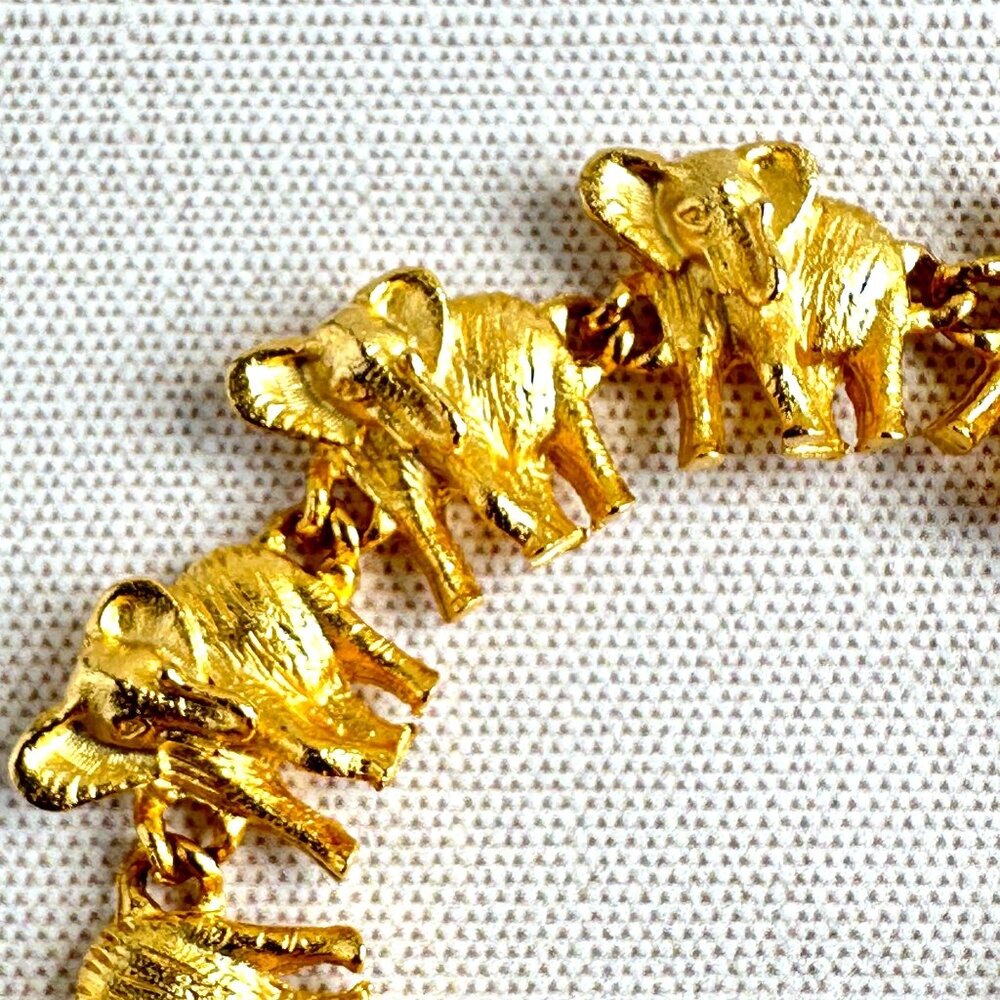 Vintage Elephant Bracelet, Gold Tone Link, Textured Finish, 7 Inch Safari Jewely - Picture 7 of 10